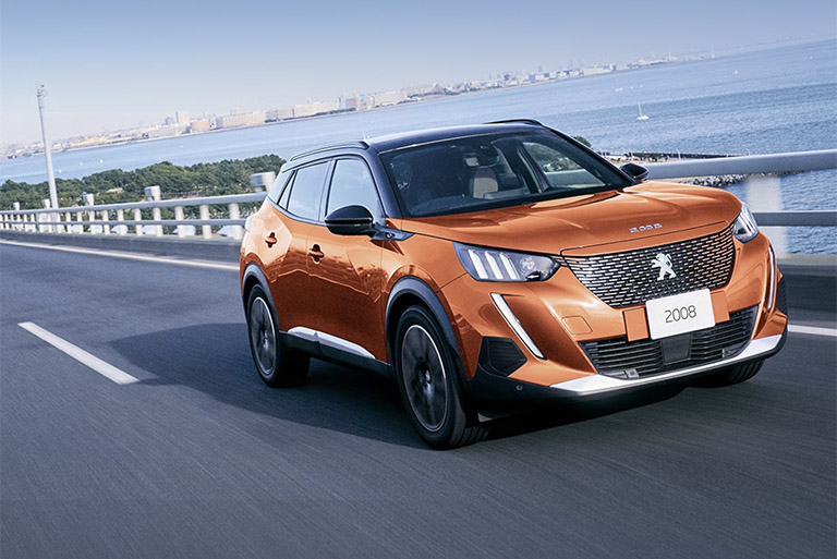 プジョーのSUV に試乗しょう