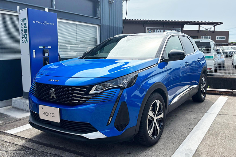 未来を美しく走破する、プジョーのPHEV
