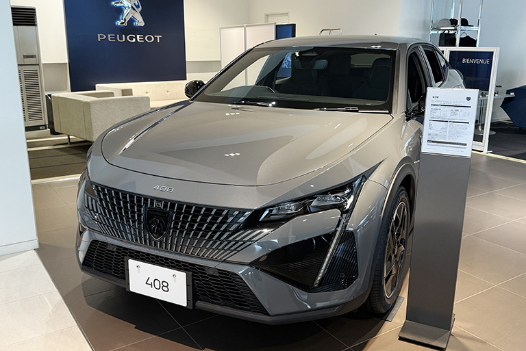 プジョー新しいのHYBRIDモデルが勢ぞろい！