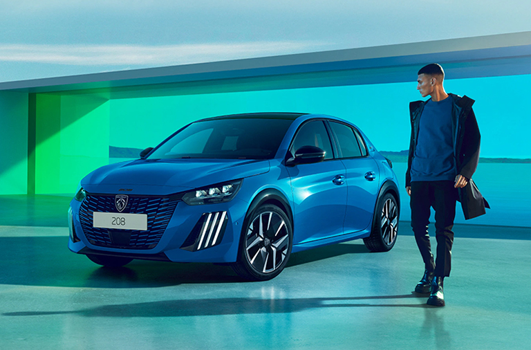 208に待望の HYBRID モデルが新登場！