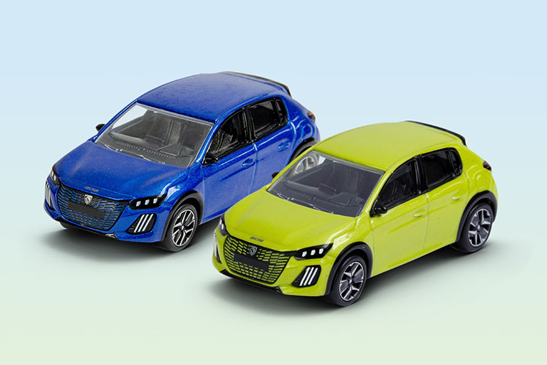 208に待望の HYBRID モデルが新登場！